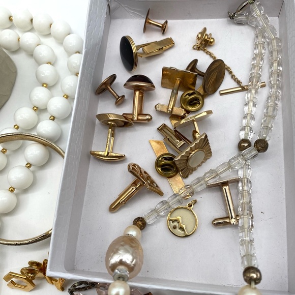 Vintage Junk Drawer Jewelry Lot & Miscellaneous Items - Picture 7 of 13